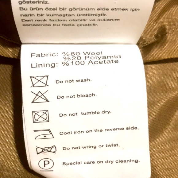 Wool-Blend Short Coat

Classic short coat in our soft wool-blend - Picture 6 of 13